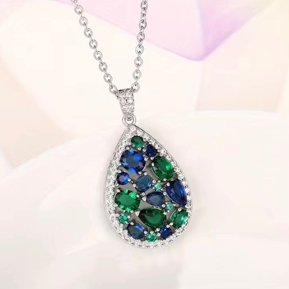 - Emerald and Blue Sapphire Necklace - Picture 6 of 8